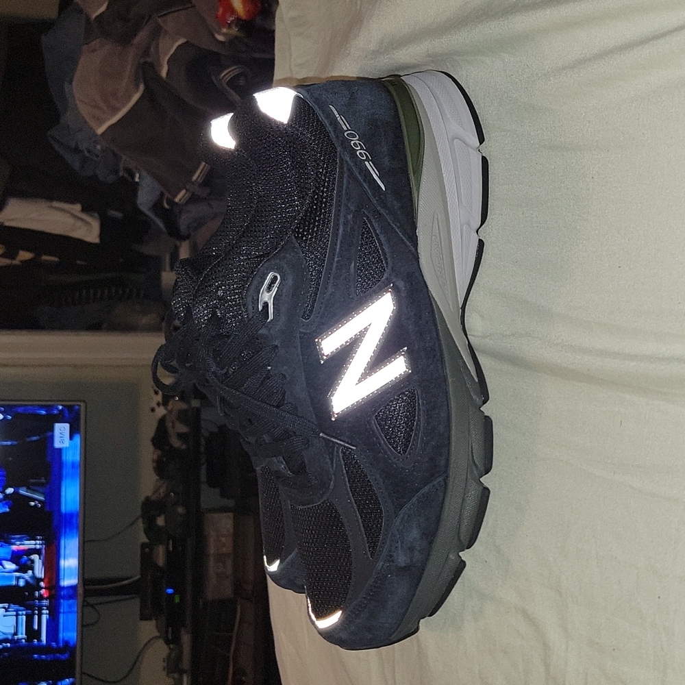 New Balance 990v4 M990BK4 Black/Grey Men’s Sneakers, Size 10.5 6E (Wide)